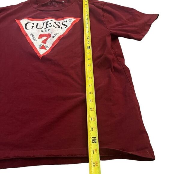 GUESS Burgundy Triangle Logo T-Shirt Size Medium - Picture 7 of 7